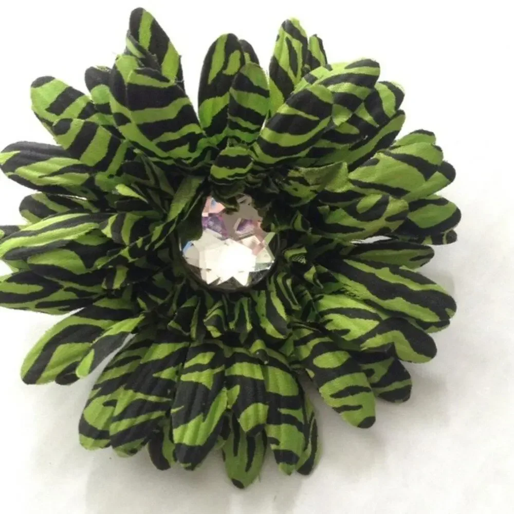 GIRLS Set of 2 Green Zebra Gerbera Hair Clips